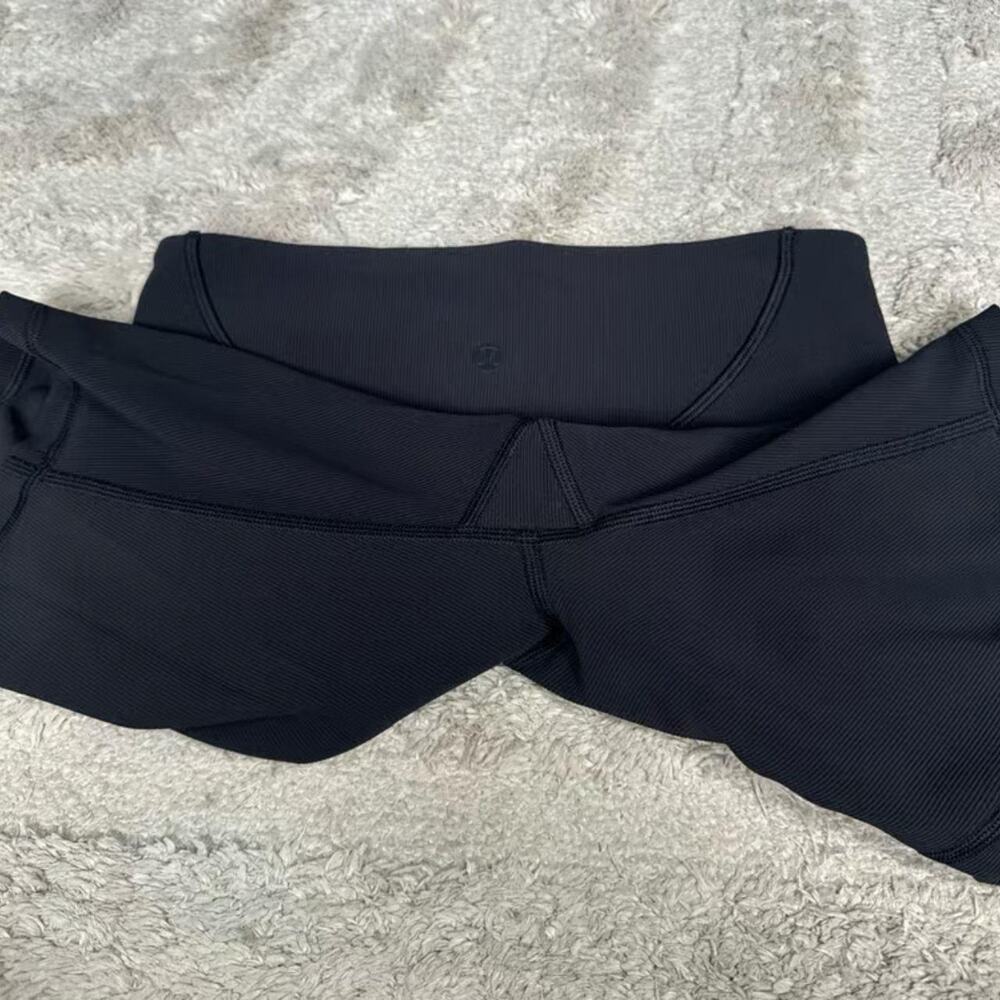 Lululemon Ribbed Contoured High Rise Short 8" - Picture 7 of 8